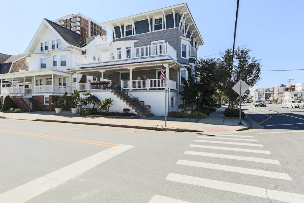 Large Beach Home with Ocean Views from Balcony Unit 2 and 3 (Ventnor City) 
