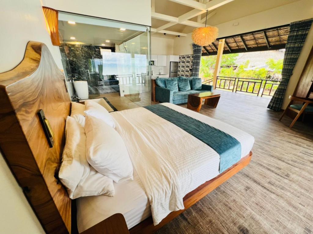 Absolute Beachfront Resort (Baan Tai) 