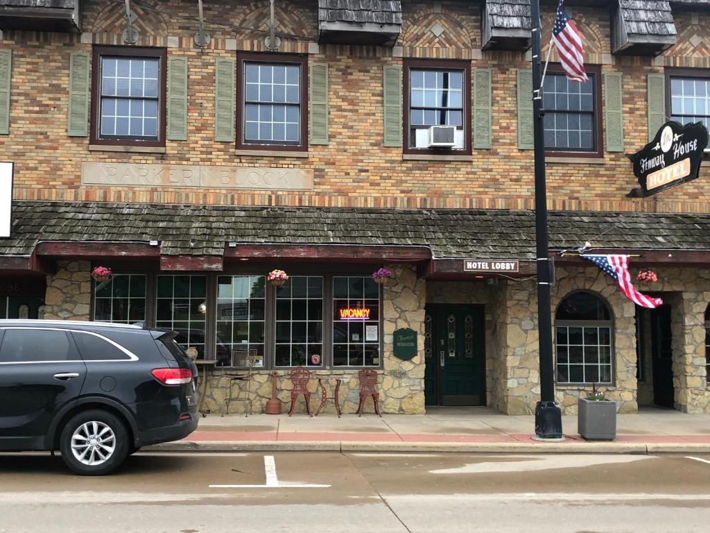 Fenway House Hotel (Fennimore) 