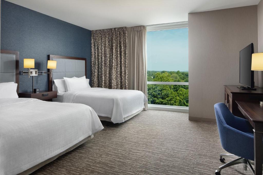 Hampton Inn & Suites Teaneck/Glenpointe (Teaneck)