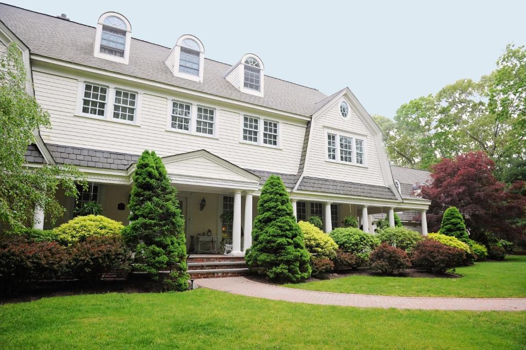 A Walk in the Woods Bed and Breakfast (Southold) 