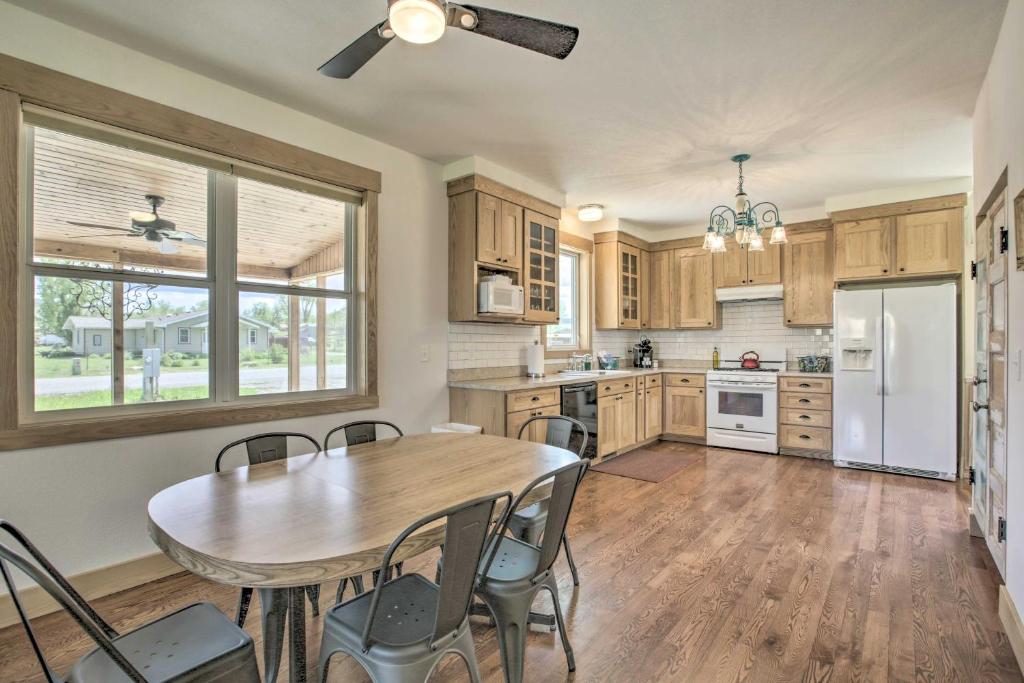 Idyllic Gem Screened Porch (Thermopolis) 