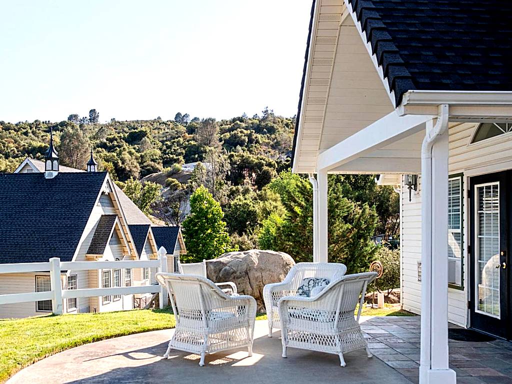 Hounds Tooth Inn (Oakhurst)
