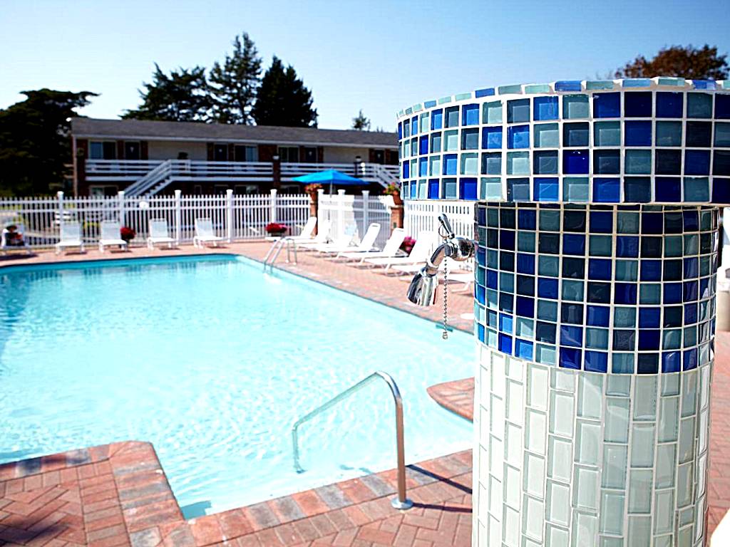 Breezeway Resort (Westerly) 