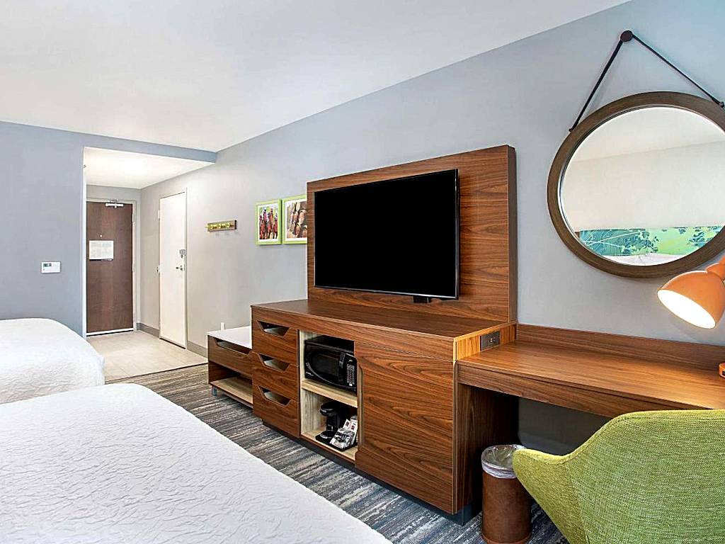 Hampton Inn Simpsonville: Queen Room with Two Queen Beds (Simpsonville) 