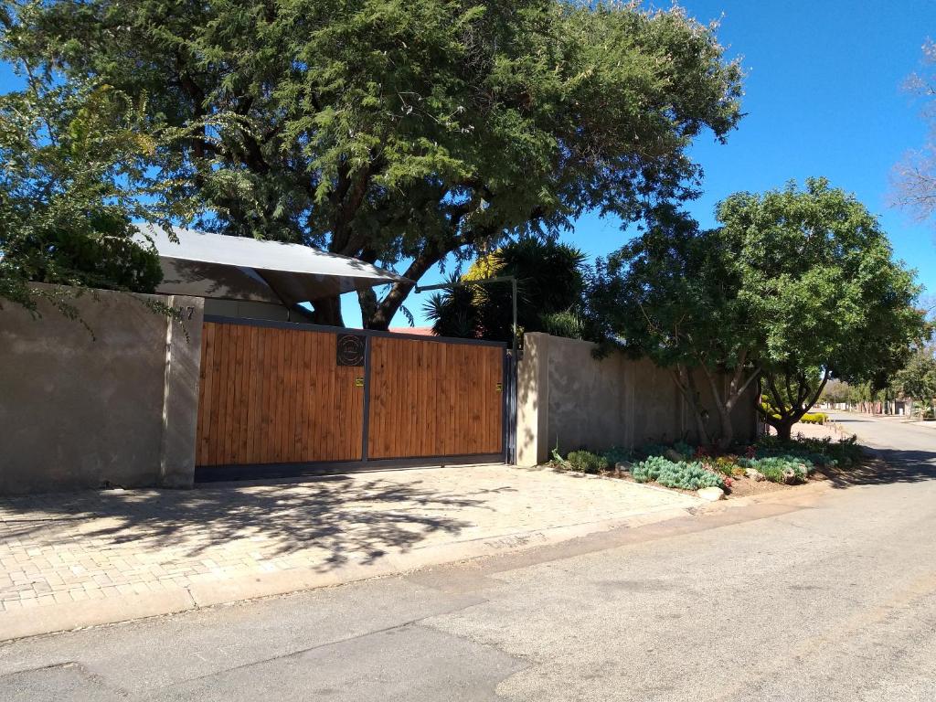 ZUCH Accommodation at Pafuri Self Catering - Guest Suite