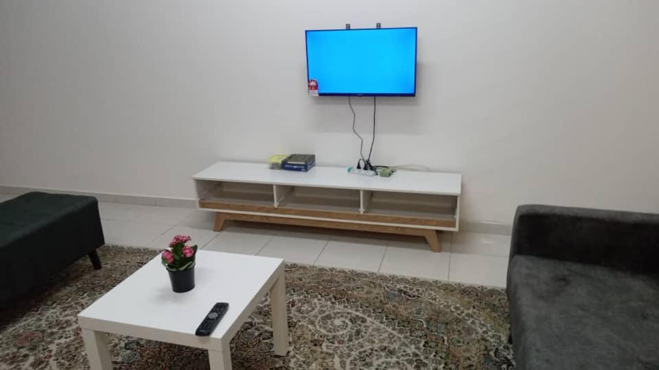 Umi Homestay, Laman Haris